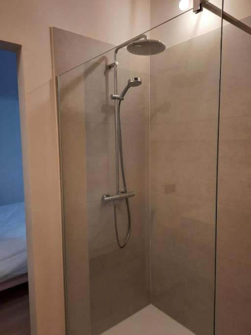 Komo Hill Stays - Guestroom Komo Cosy Kruisem المظهر الخارجي الصورة