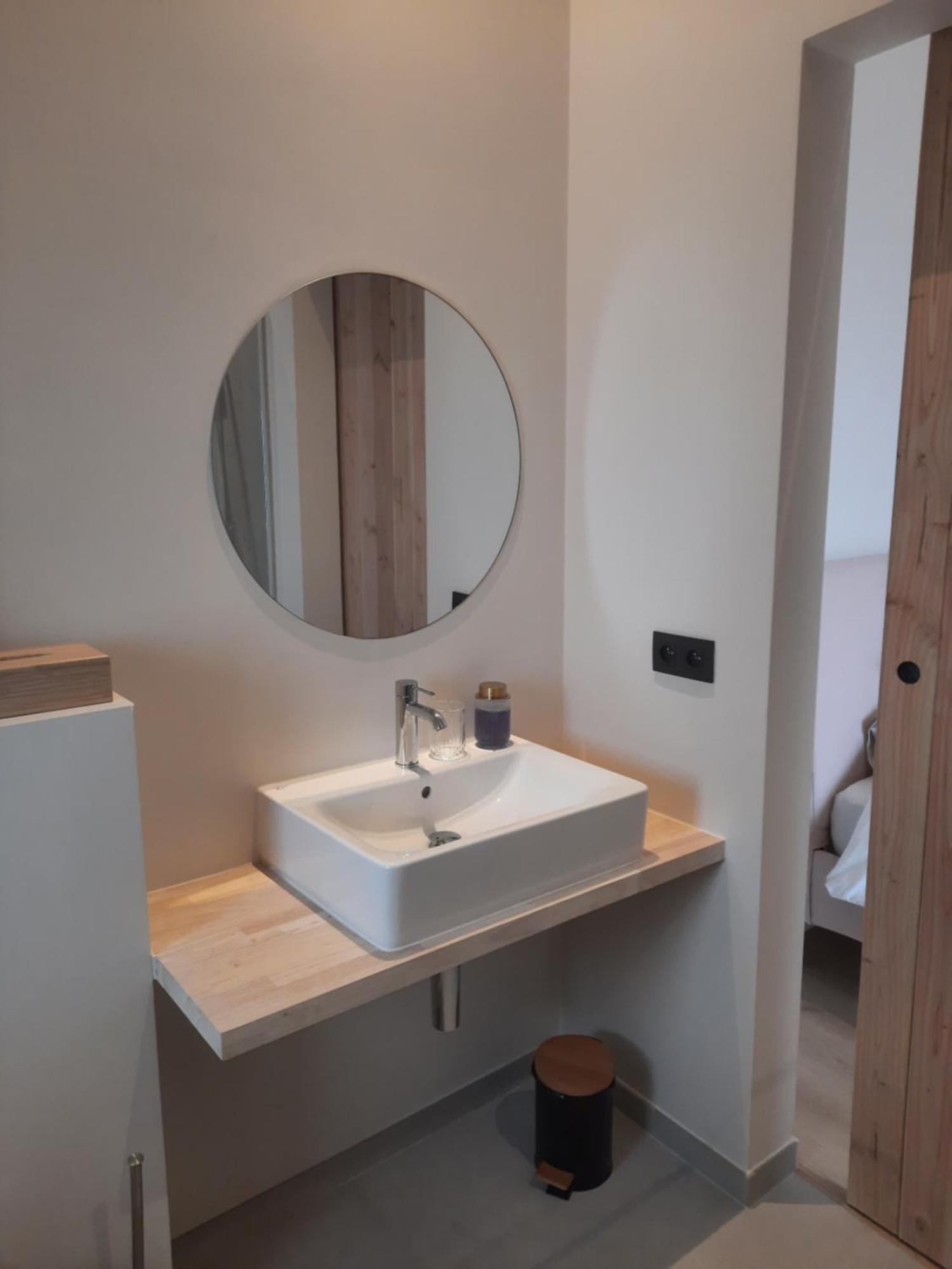 Komo Hill Stays - Guestroom Komo Cosy Kruisem المظهر الخارجي الصورة